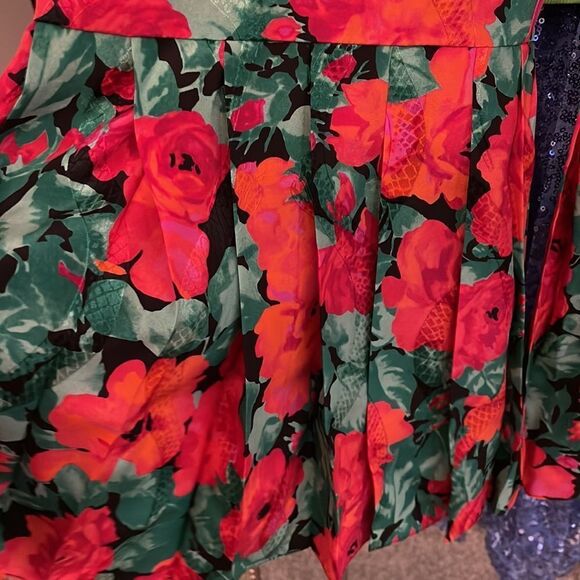 1600.00 NWT GUCCI Silk  Printed red roses Kick pleated Wide Leg Pants 40 - Picture 7 of 7